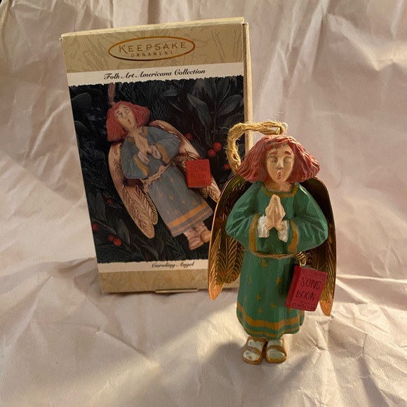 Hallmark Ornament - Caroling Angel - Picture 1 of 3